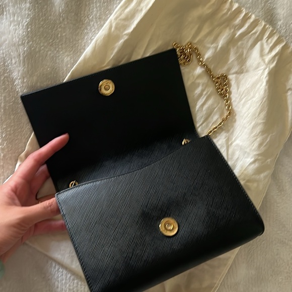 Beautiful bow Ferragamo bag - Picture 2 of 4